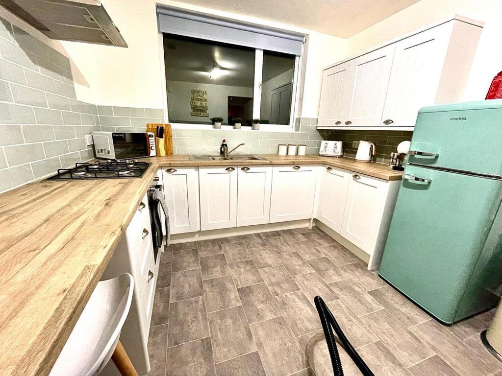 Harbour Loft! Newly Refurbished 3 Bed Flat! Leilighet Burry Port Eksteriør bilde