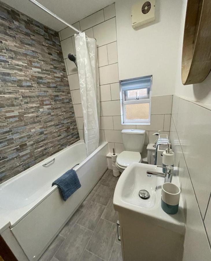 Harbour Loft! Newly Refurbished 3 Bed Flat! Leilighet Burry Port Eksteriør bilde